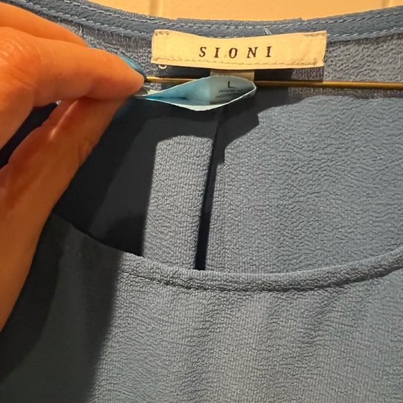 Sioni Blue Bell Sleeve Relaxed Blouse - Picture 5 of 5